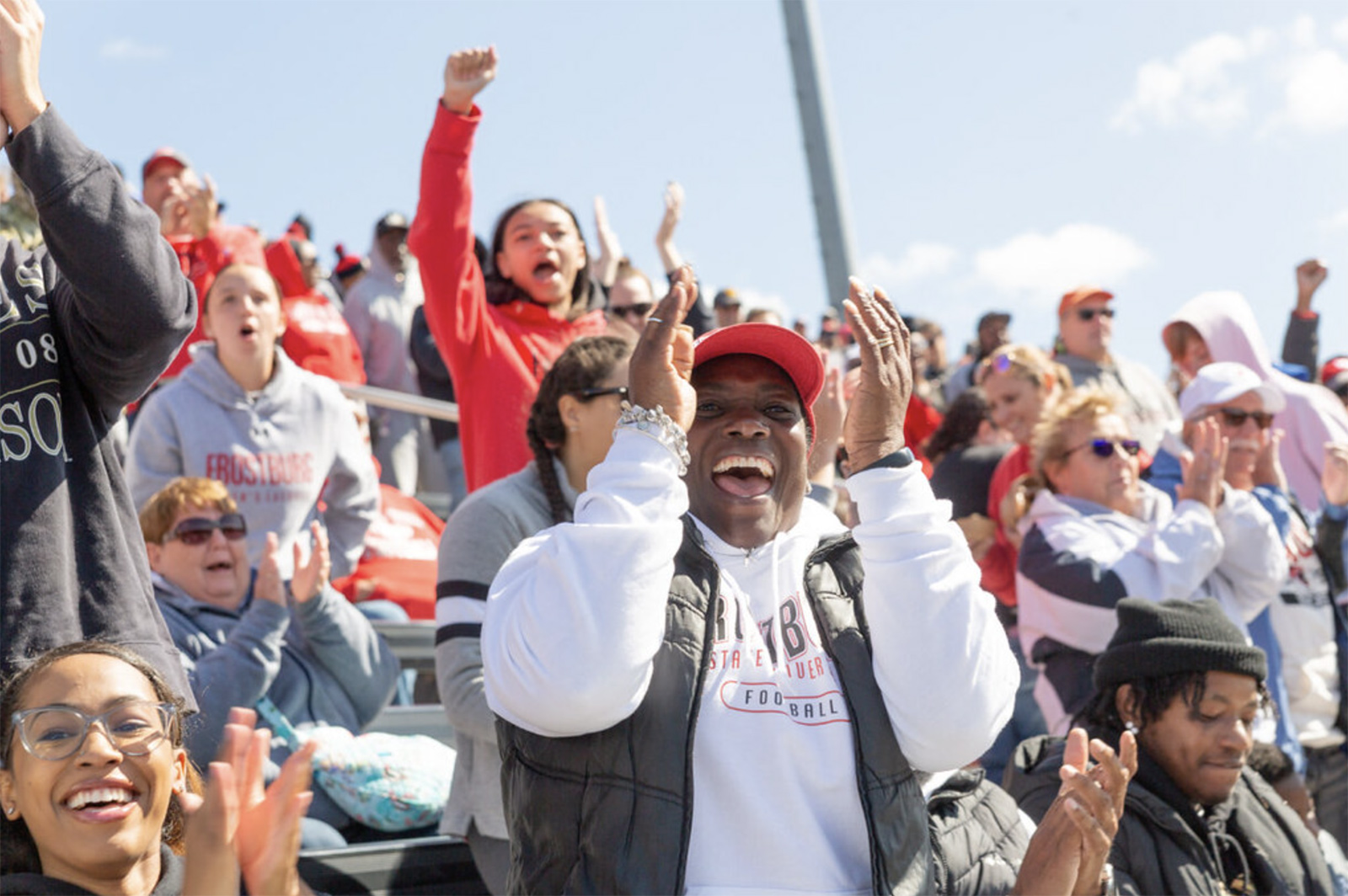 Homecoming fans cheering